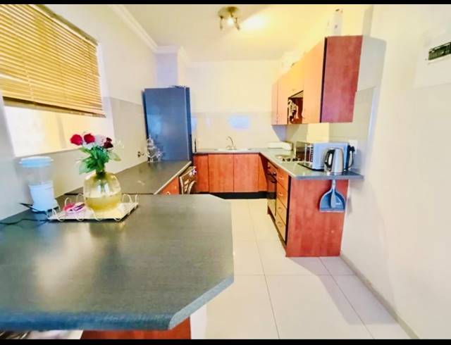 3 BEDROOM APARTMENT RENTED IN CLUBVIEW